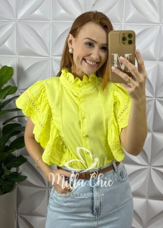 Milla Chic - millachic com br camisa genebra em crepe acetinado amarelo 1 Camisa Genébra Em Crepe Acetinado - Amarela - Milla Chic
