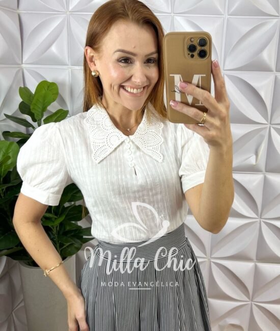 Blusa Gigi Lesie Com Gola Em Guipper - Branca - Milla Chic