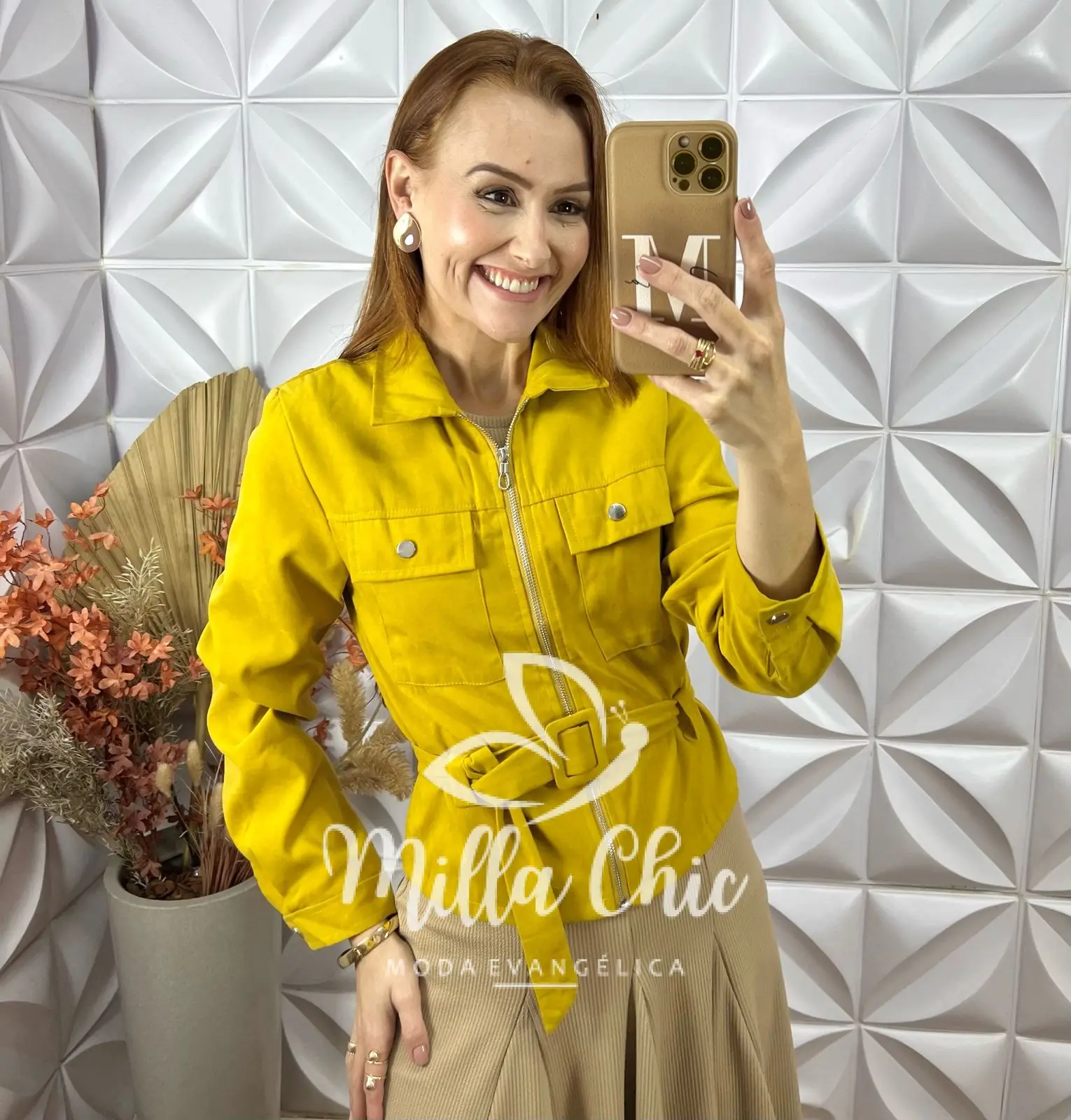 Casaco Cecy Em Suedi – Mostarda – Milla Chic Casaco Cecy Em Suedi - Mostarda - Milla Chic