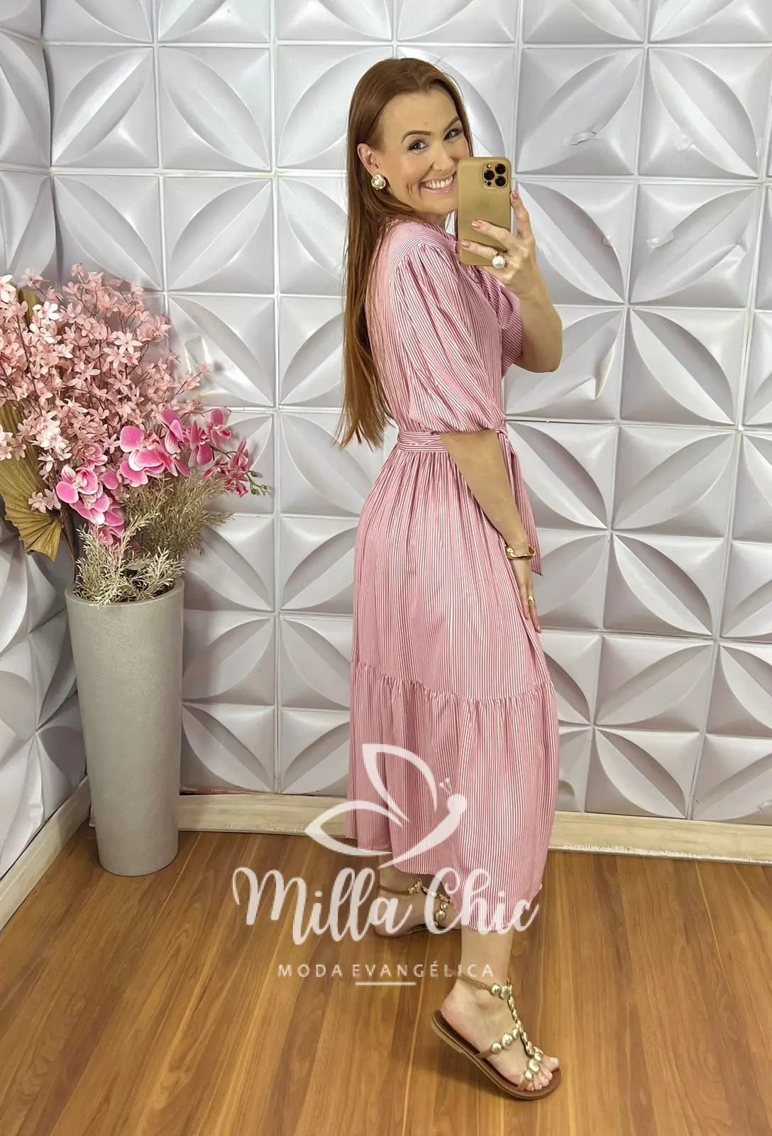 Vestido Leandra em Viscolinho Listrado – Vermelho Goiaba – Milla Chic Vestido Leandra em Viscolinho Listrado - Vermelho Goiaba - Milla Chic