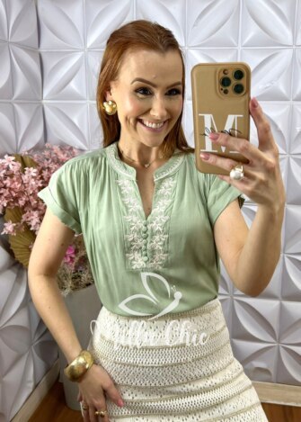 Blusa Nara Em Cambraia De Linho Bordada - Menta - Milla Chic