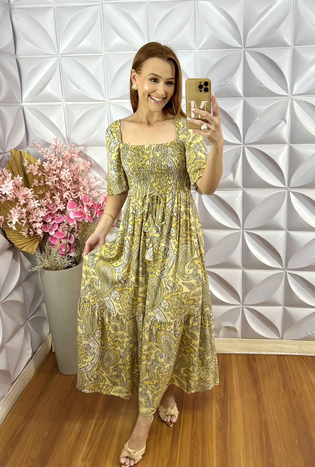 Vestido Fabiana em Viscolinho – Amarelo Palha – Milla Chic Vestido Fabiana em Viscolinho - Amarelo Palha - Milla Chic