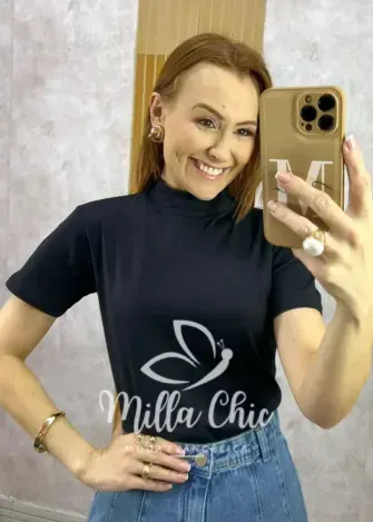 T-shirt Zaia Em Malha Gola Alta - Preta - Milla Chic
