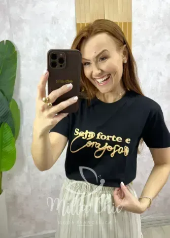 Milla Chic - T-Shirt Seja Forte e Corajosa - Bege (cópia)