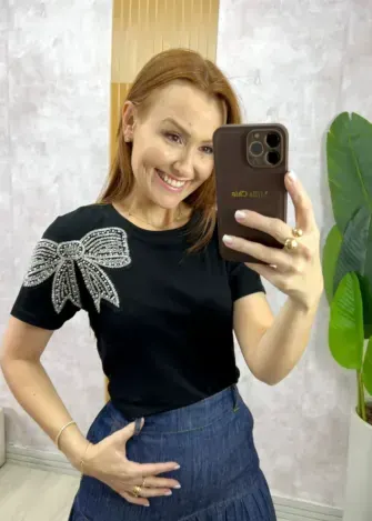 Milla Chic - Blusa Cristiane Bordado Laço - Preta