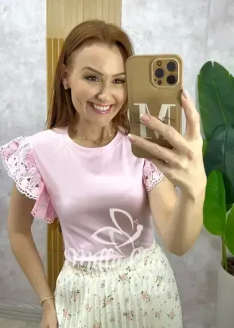 Milla Chic – Blusa Marília em malha algodão com guipper – Amarelo manteiga (cópia) Milla Chic - Blusa Marília em malha algodão com guipper - Amarelo manteiga (cópia)