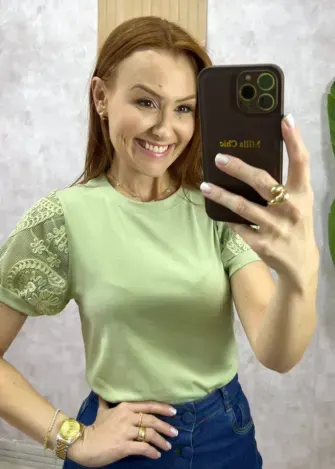 Milla Chic - Blusa Marília Em Malha Algodão Com Guipper - Cereja (cópia)