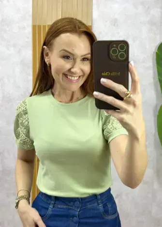 Milla Chic - Blusa Marília Em Malha Algodão Com Guipper - Cereja (cópia)