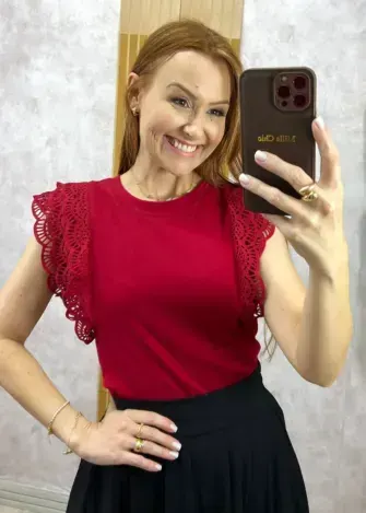 Milla Chic - Blusa Marília Em Malha Algodão Com Guipper - Cereja