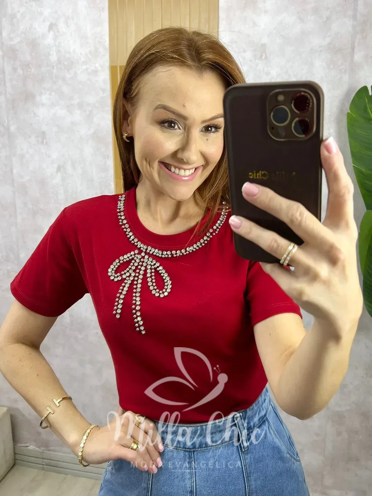 Milla Chic – Blusa Adelina Em Malha Bordada – Açaí (cópia) Milla Chic - Blusa Adelina Em Malha Bordada - Açaí (cópia)