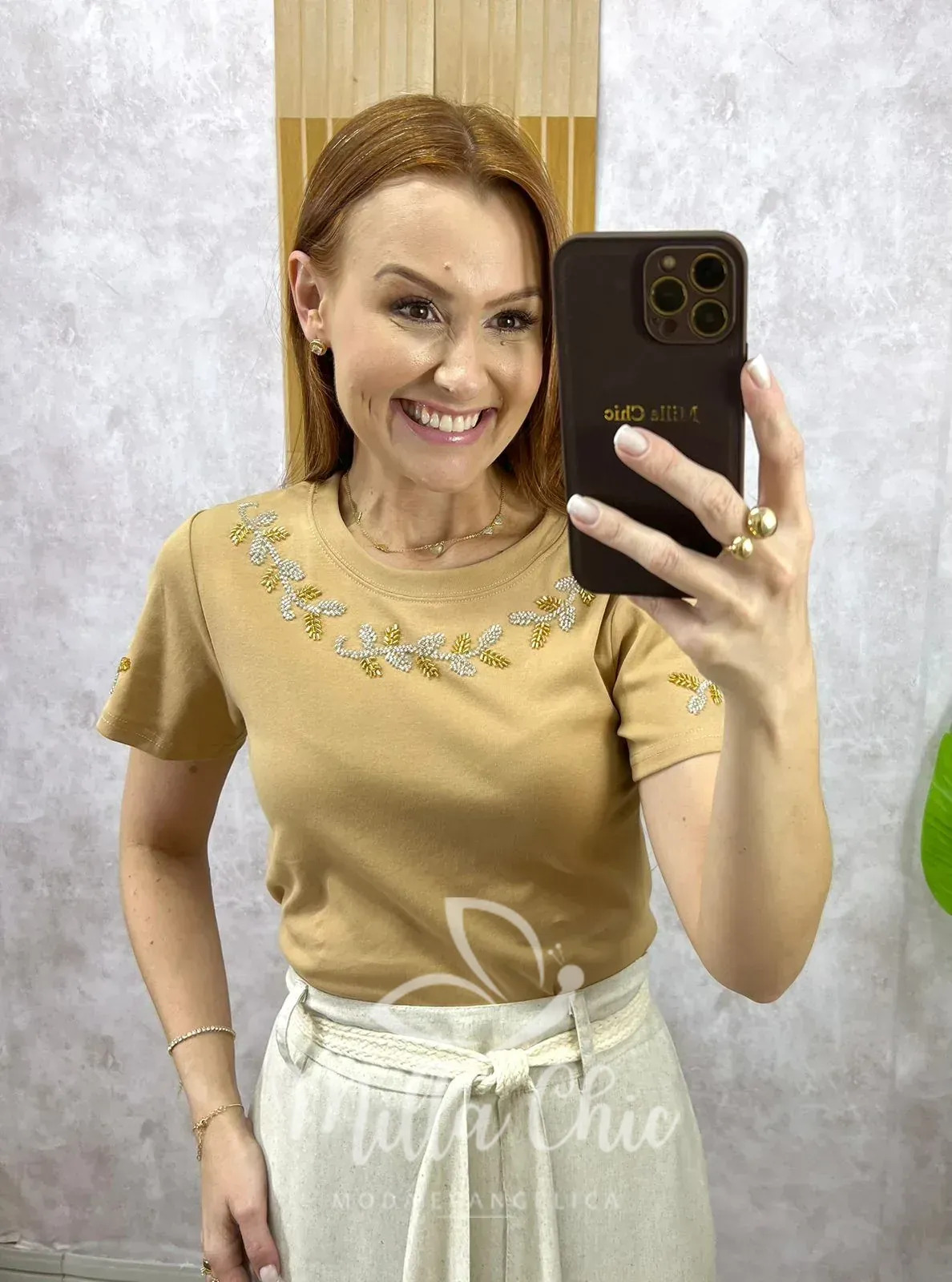 Milla Chic – Blusa Vera Em Malha Algodão Bordada – Cappuccino Milla Chic - Blusa Vera Em Malha Algodão Bordada - Cappuccino