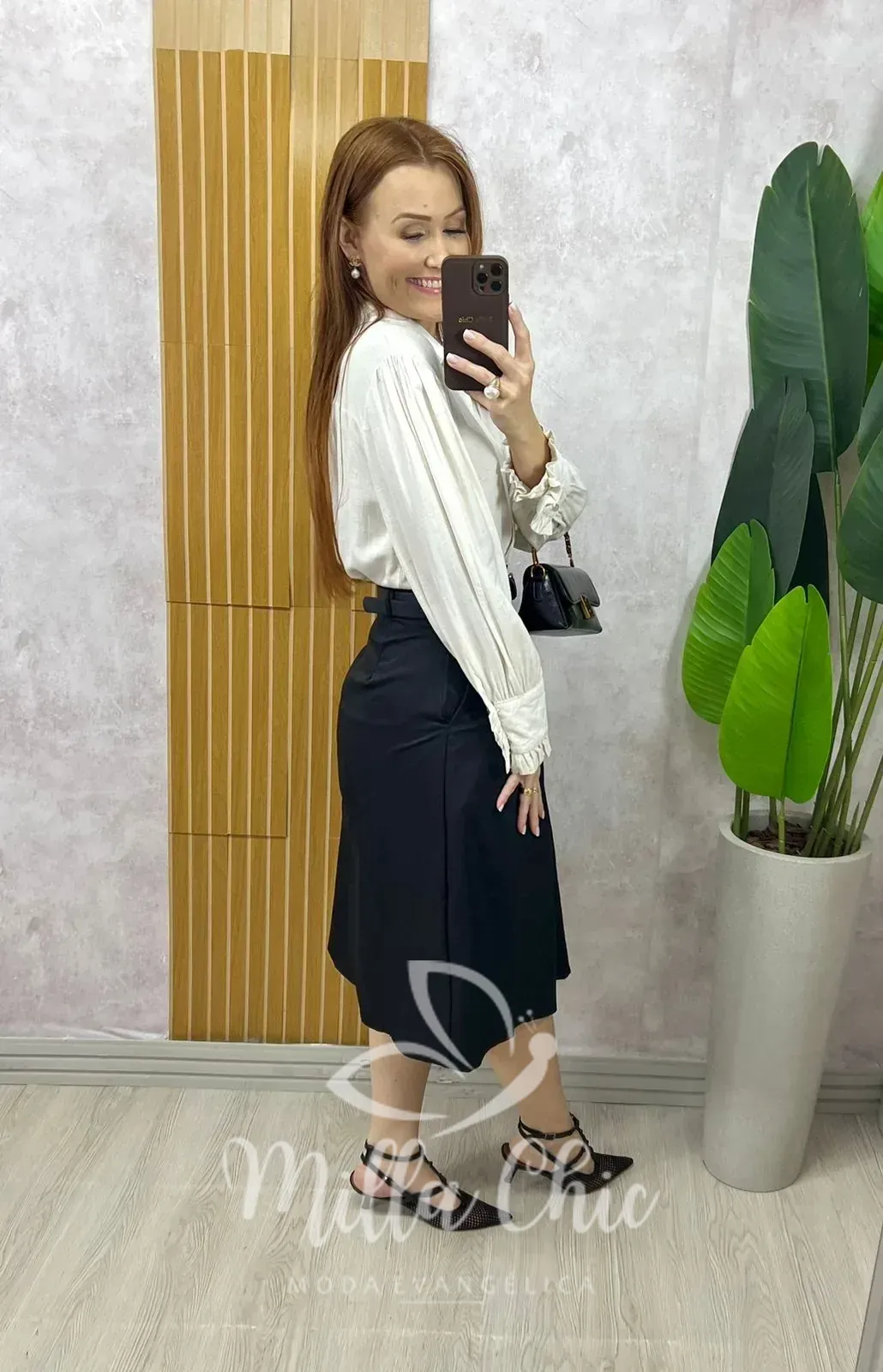 Milla Chic – Saia Maria Olívia Em Alfaiataria – Açaí (cópia) Milla Chic - Saia Maria Olívia Em Alfaiataria - Açaí (cópia)