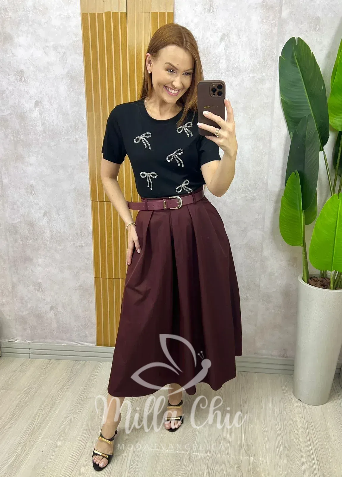 Milla Chic – Saia Valentina Em Sarja – Preta (cópia) Milla Chic - Saia Valentina Em Sarja - Preta (cópia)