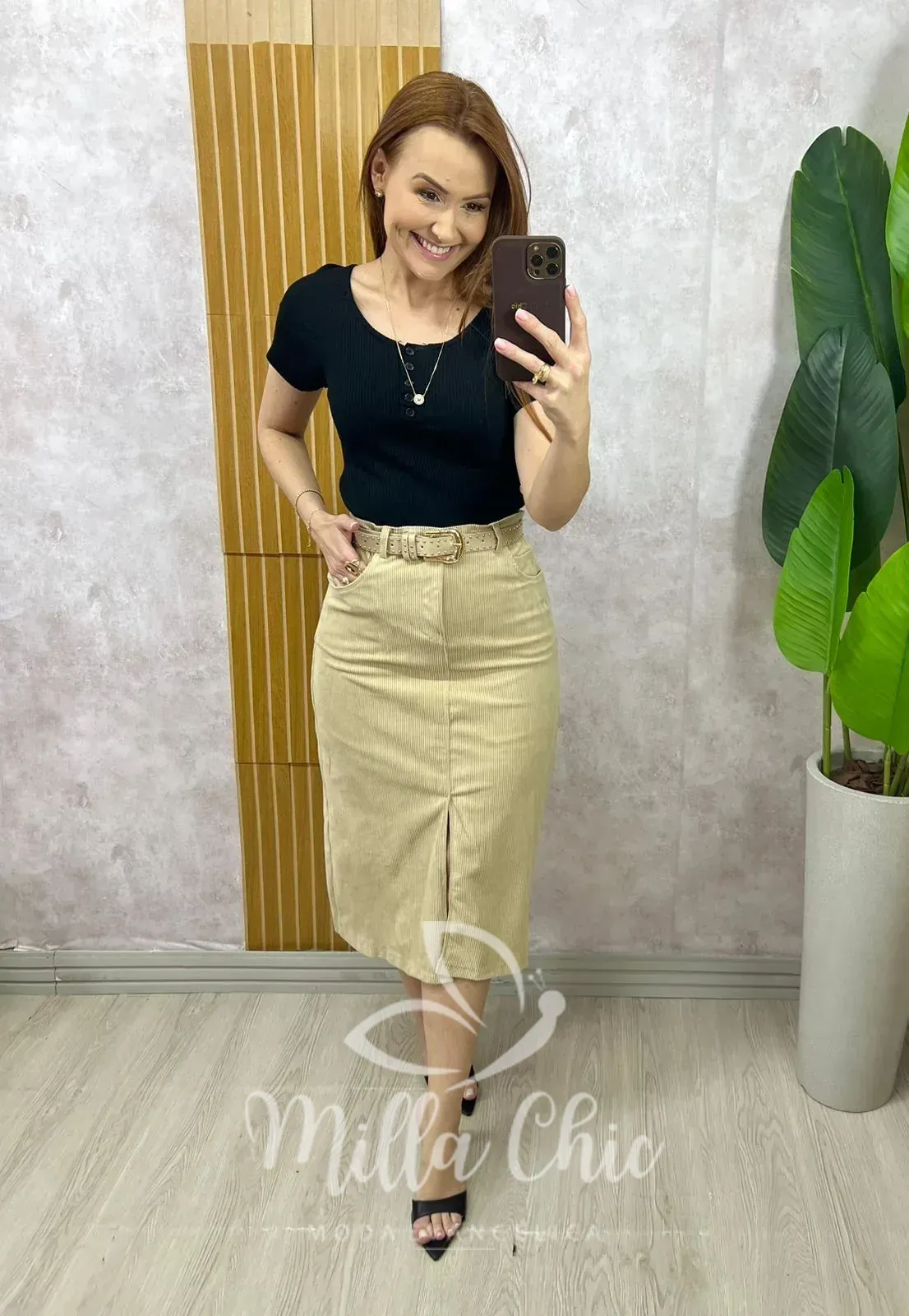 Milla Chic – Saia Aline em Cotelê – Bege Milla Chic - Saia Aline em Cotelê - Bege