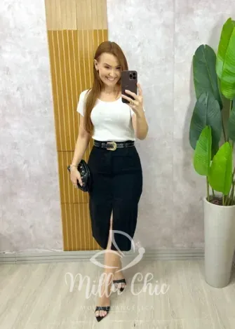 Milla Chic - Saia Aline em Cotelê - Preta