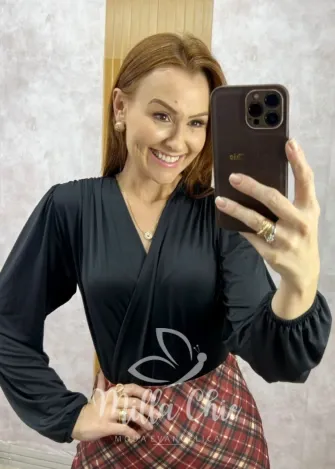 Milla Chic - Blusa Rubi em renda - Preta (cópia)