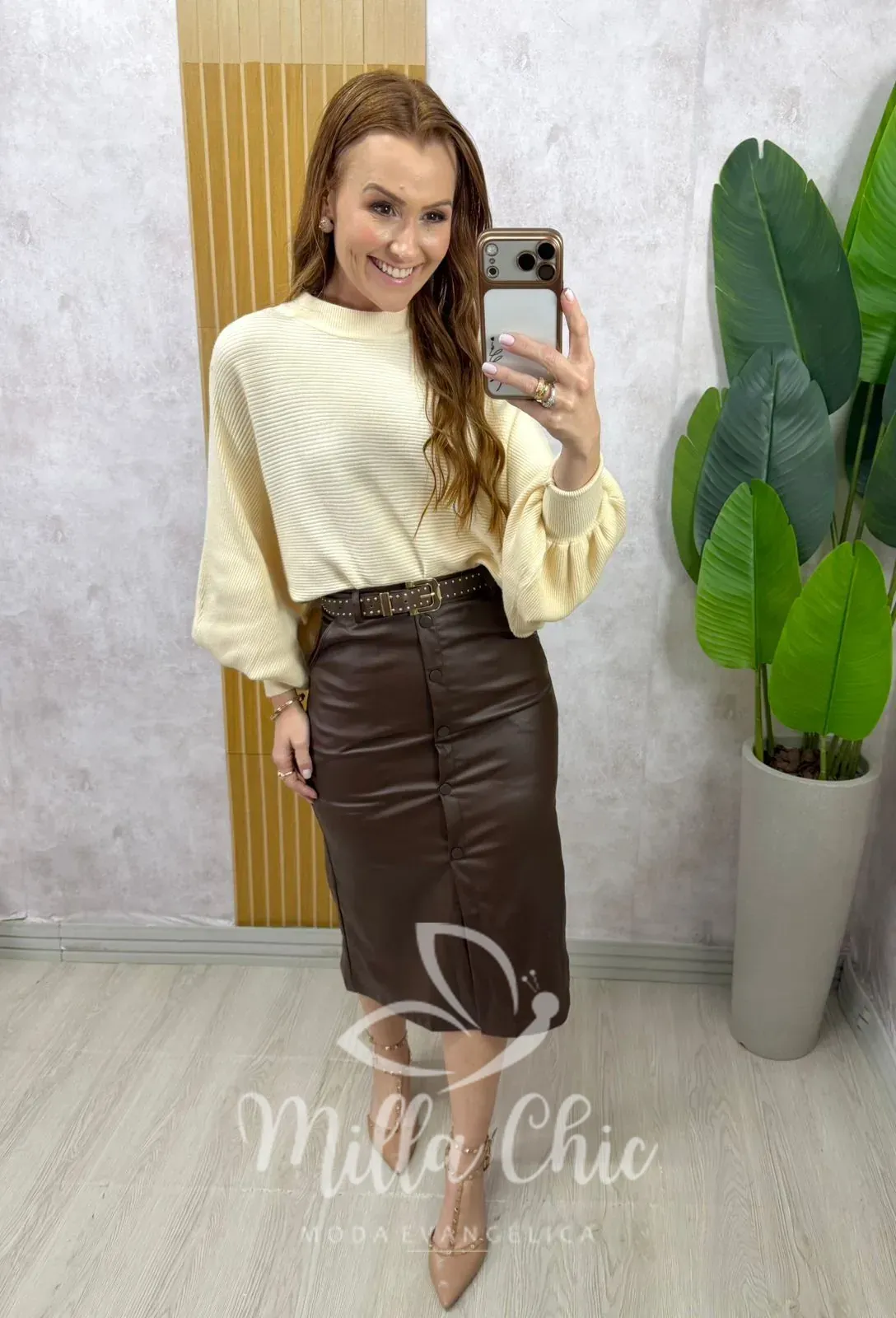 Milla Chic – Saia Antonella em sarja resinada – Bordô (cópia) Milla Chic - Saia Antonella em sarja resinada - Bordô (cópia)