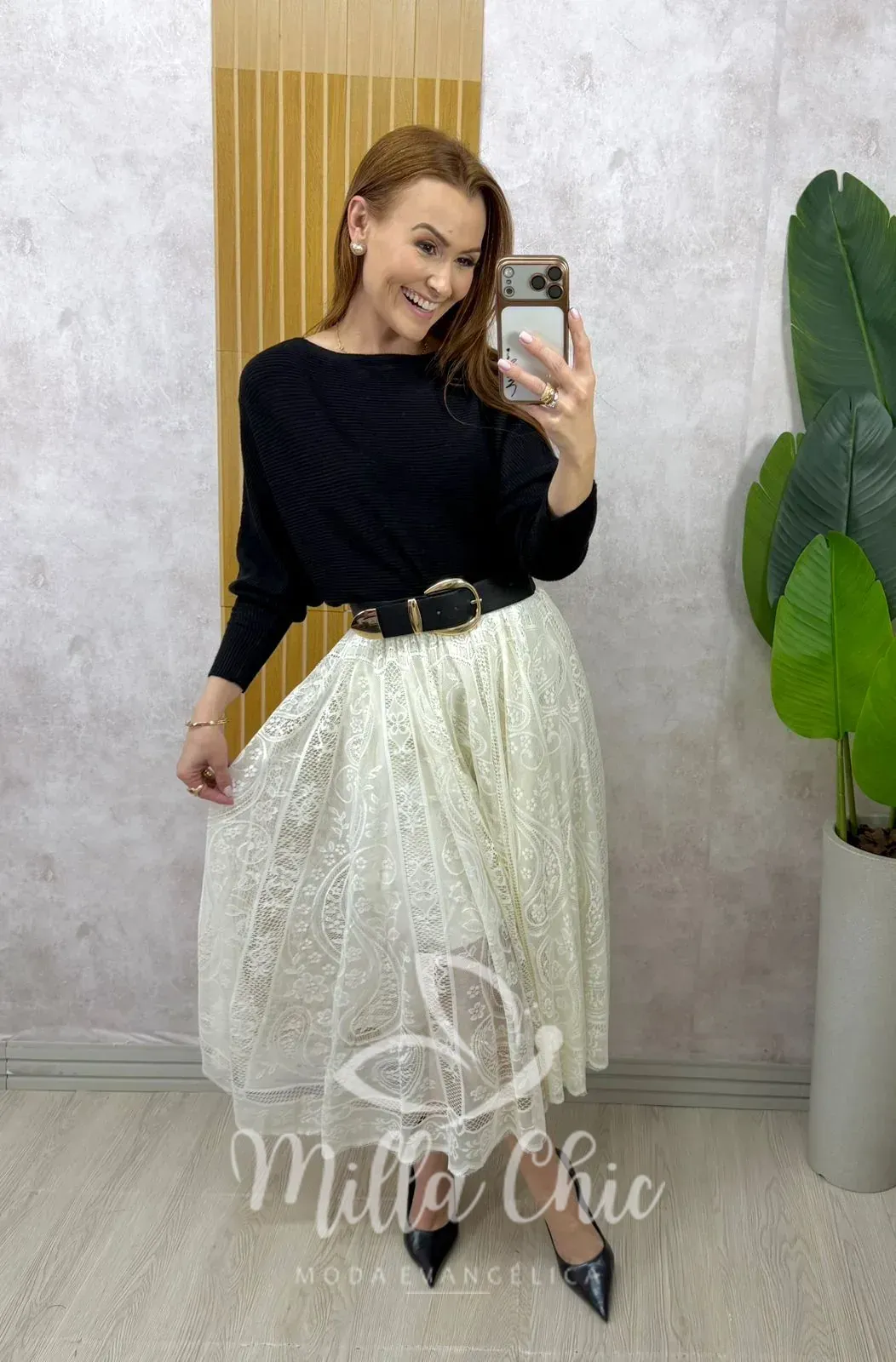 Milla Chic – Saia Brenda em renda – Branca Milla Chic - Saia Brenda em renda - Branca