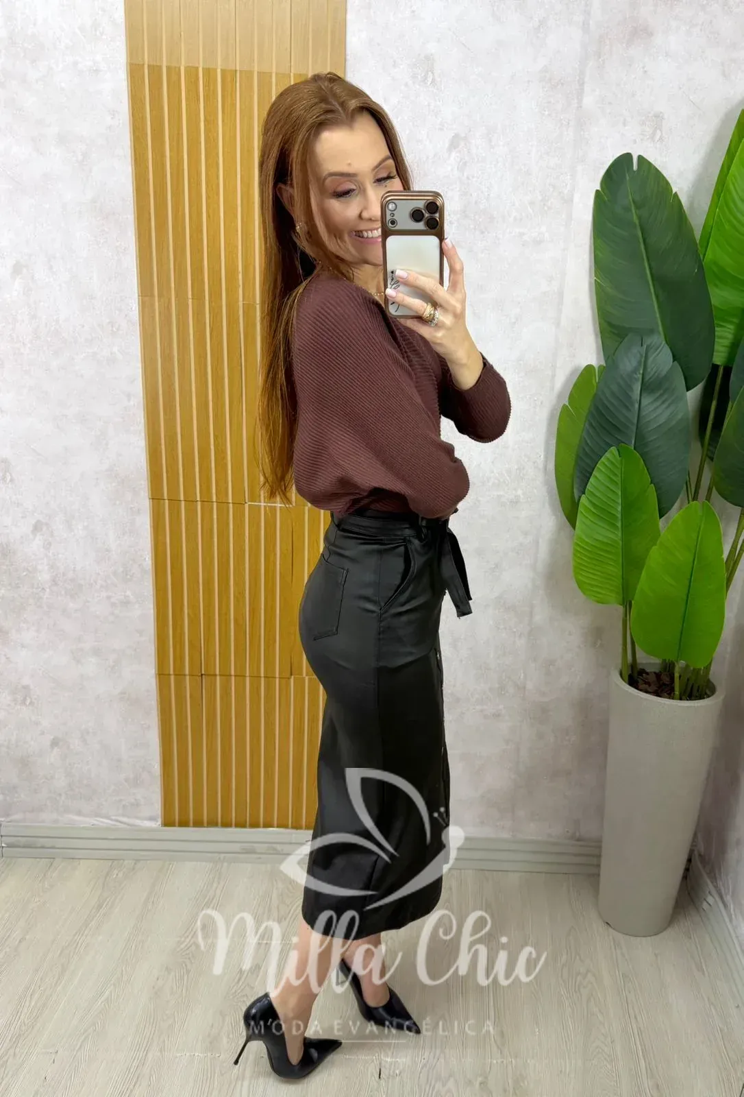 Milla Chic – Saia Marcella Resinada – Preta Milla Chic - Saia Marcella Resinada - Preta