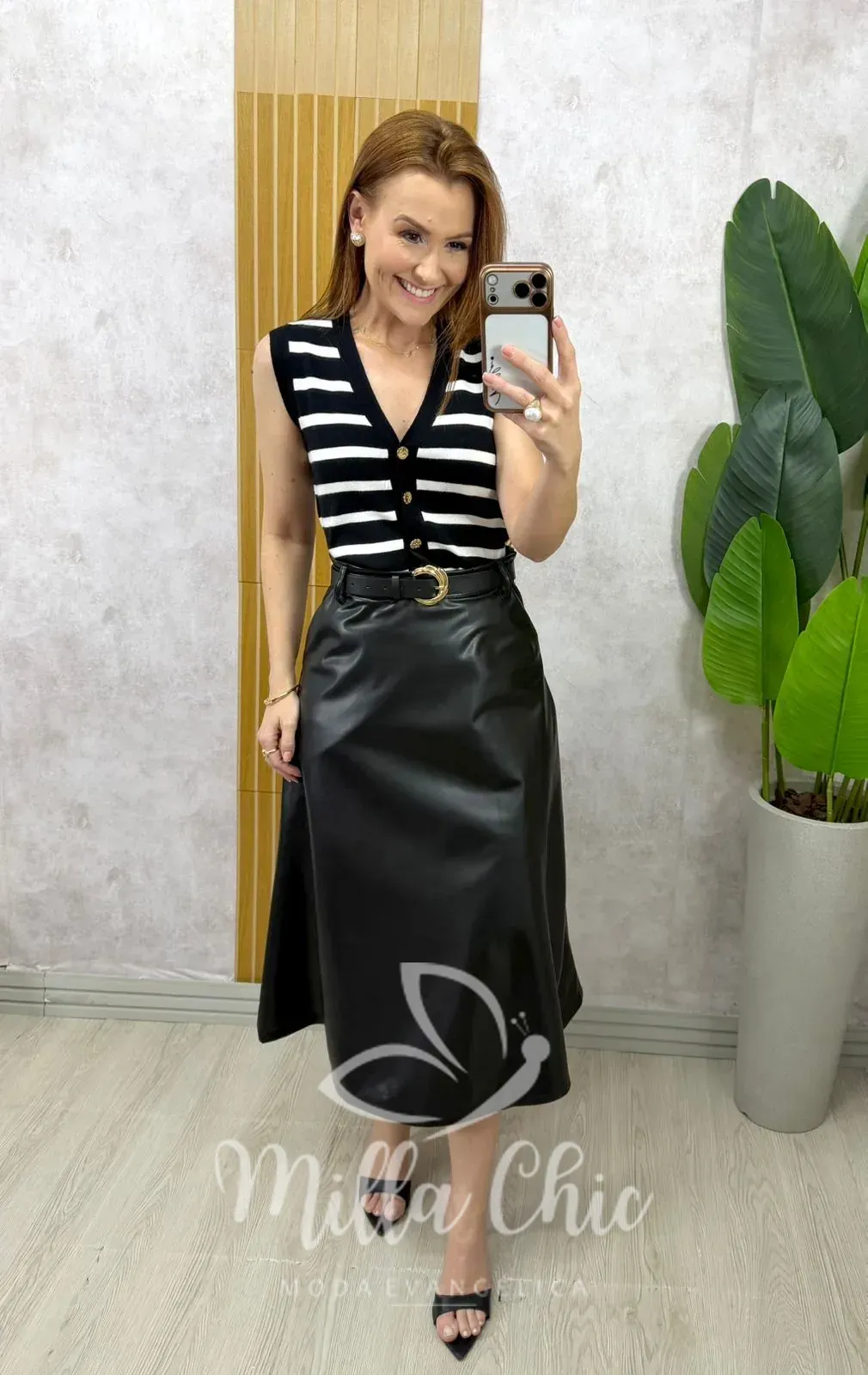 Milla Chic – Saia Valentina em P.U – Preta Milla Chic - Saia Valentina em P.U - Preta