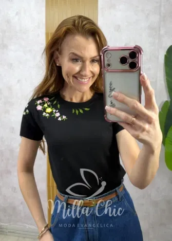 Milla Chic - Blusa Madalena em malha bordada - Preta