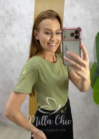 Milla Chic - Blusa Débora em malha algodão bordada - Verde