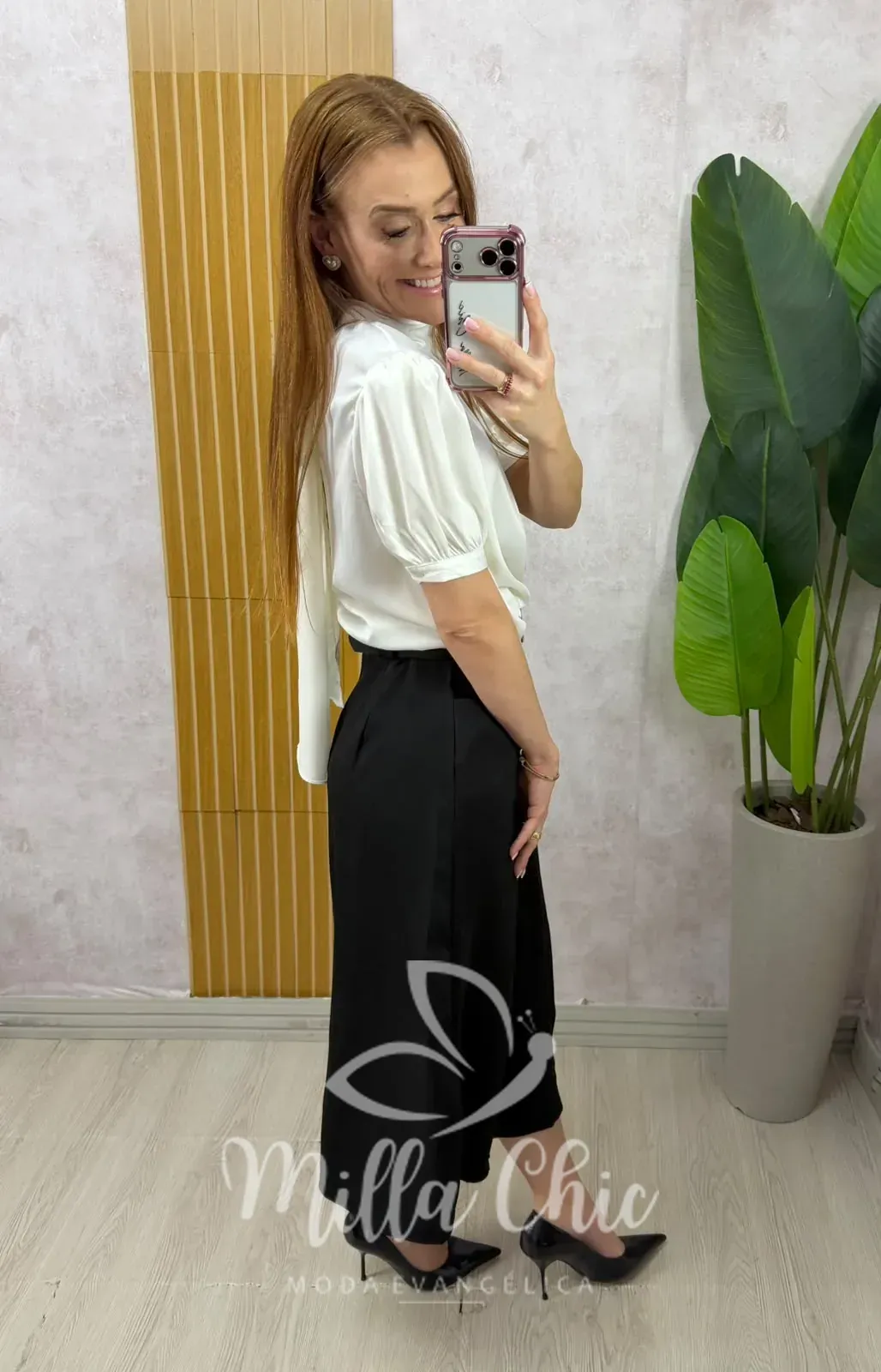 Milla Chic – Saia Carmem em alfaiataria – Preta Milla Chic - Saia Carmem em alfaiataria - Preta