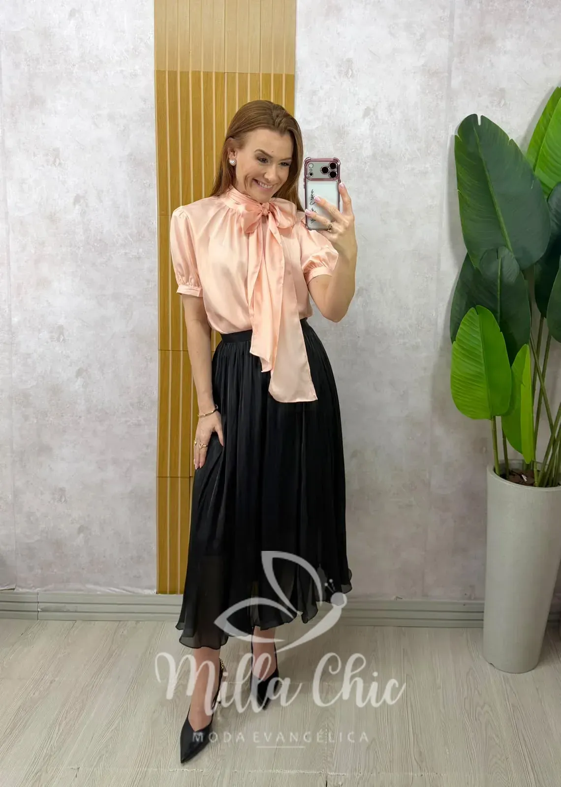 Milla Chic – Saia Carmem em alfaiataria – Preta (cópia) Milla Chic - Saia Carmem em alfaiataria - Preta (cópia)