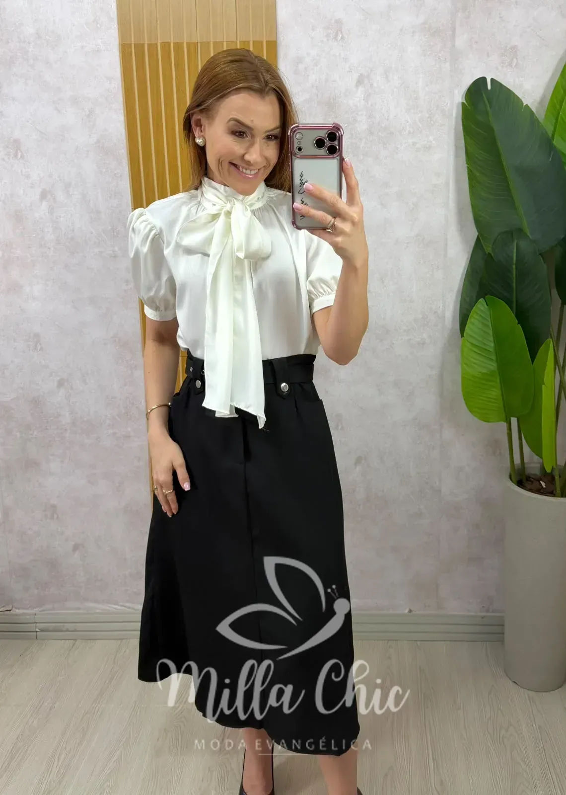 Milla Chic – Saia Carmem em alfaiataria – Preta Milla Chic - Saia Carmem em alfaiataria - Preta