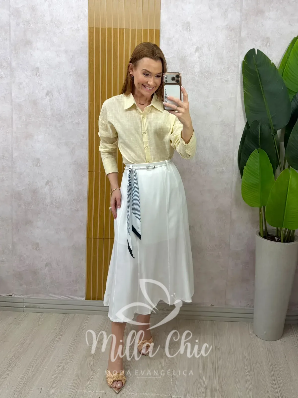 Milla Chic – Saia Gerusa Alfaiataria com Cinto e Lenço – Branca Milla Chic - Saia Gerusa Alfaiataria com Cinto e Lenço - Branca