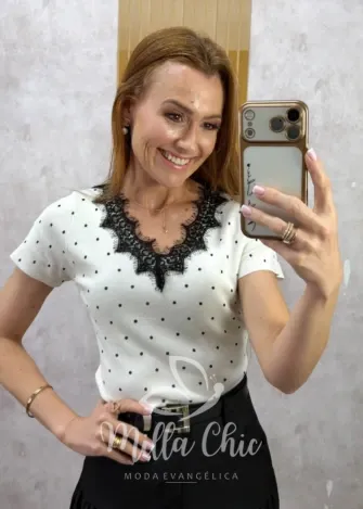 Milla Chic – Blusa Cecília — Tricô Modal com Poá e Renda Chantilly – Manteiga (cópia) Milla Chic - Blusa Cecília — Tricô Modal com Poá e Renda Chantilly - Manteiga (cópia)