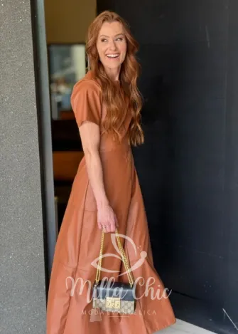 Milla Chic - Vestido Cassandra em P.U - Caramelo