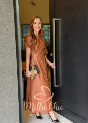 Milla Chic - Vestido Cassandra em P.U - Caramelo